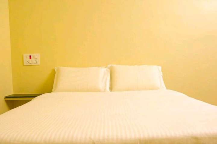 Room 4 of 10