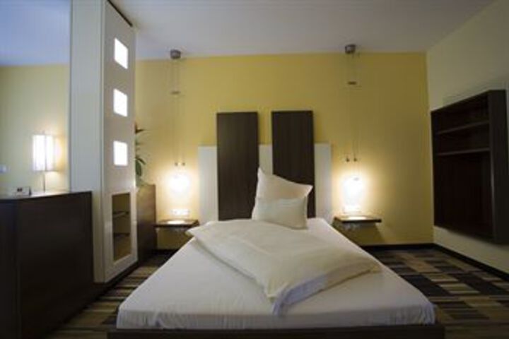 Room 5 of 20