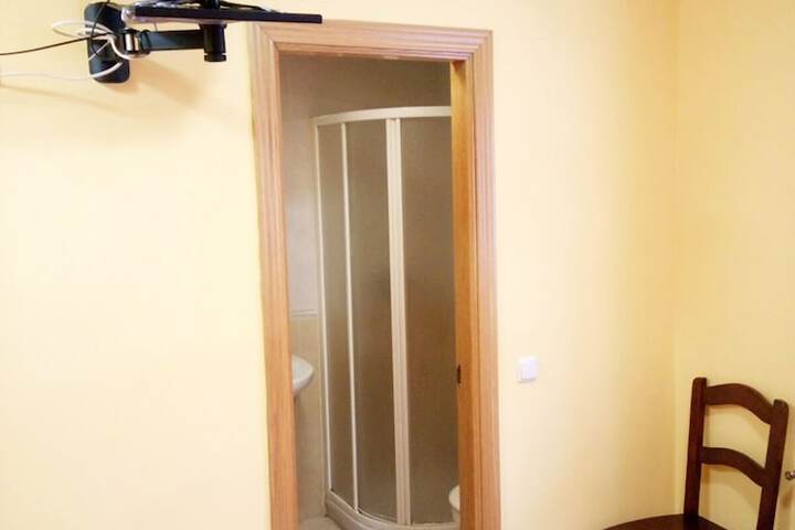 Room 9 of 26