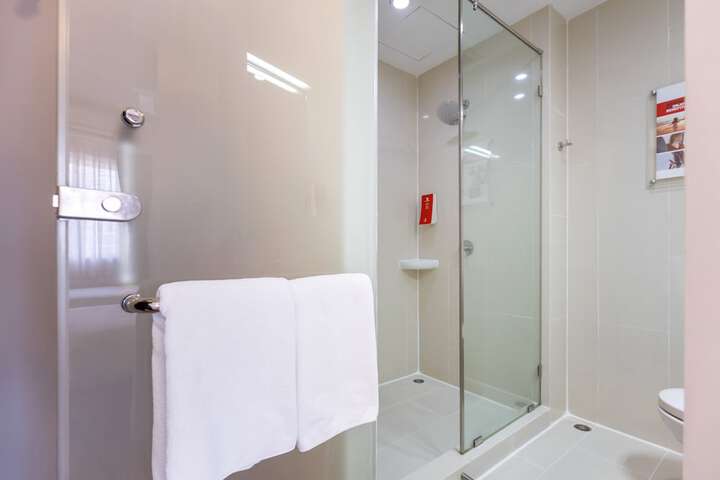 Room 21 of 27