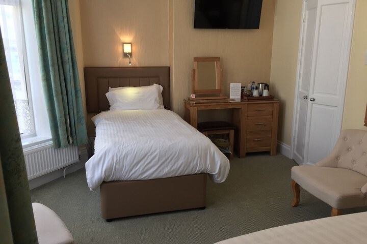 Room 9 of 30