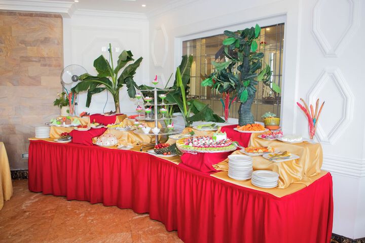 Dining 46 of 50