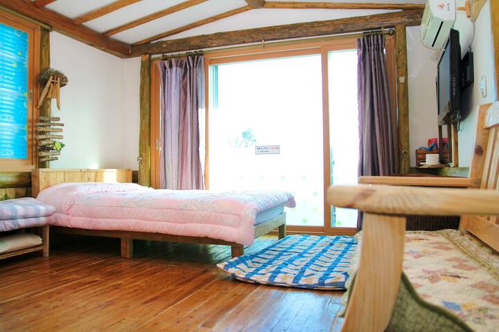 Room 2 of 37