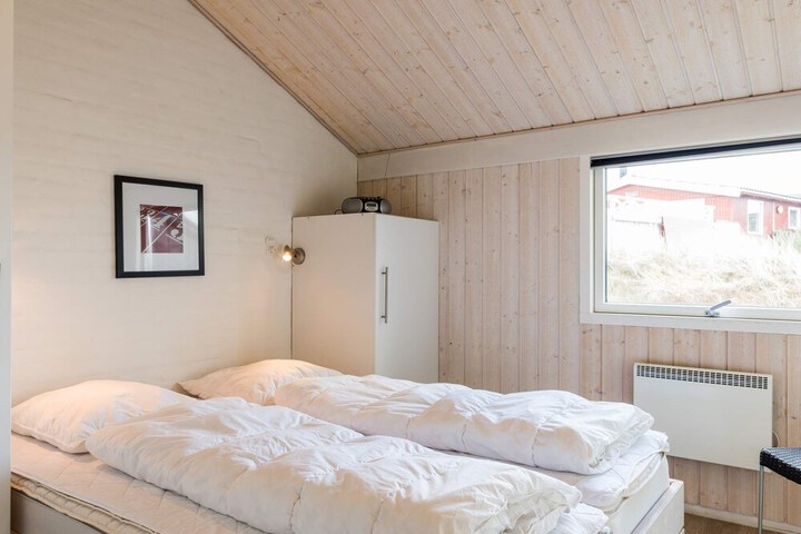 Room 8 of 37