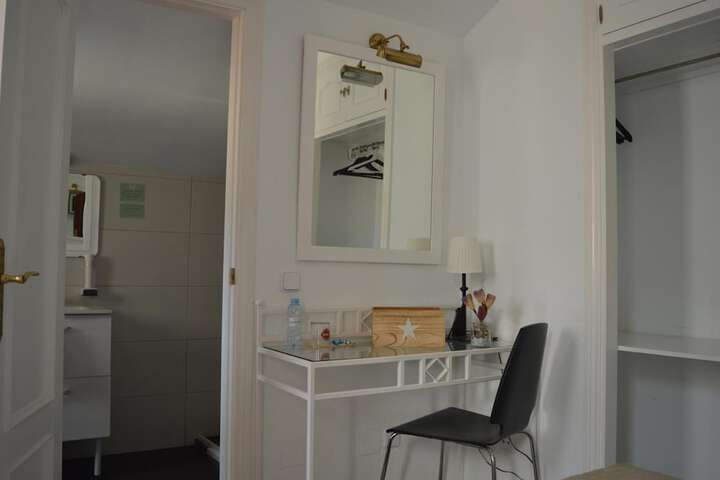 Room 15 of 42