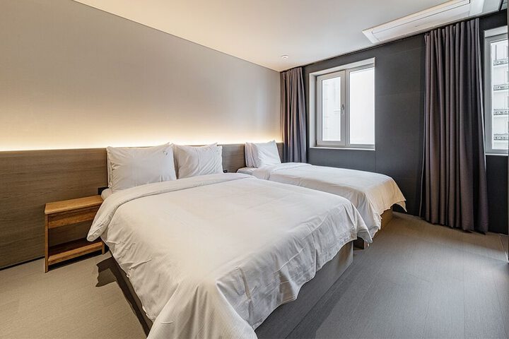 Room 3 of 36