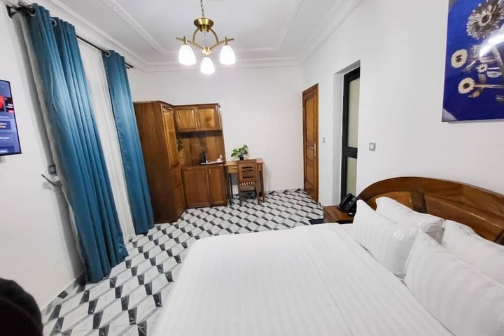 Room 16 of 79