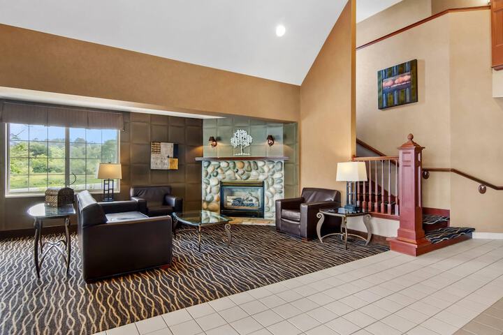 Entrance & Lobby