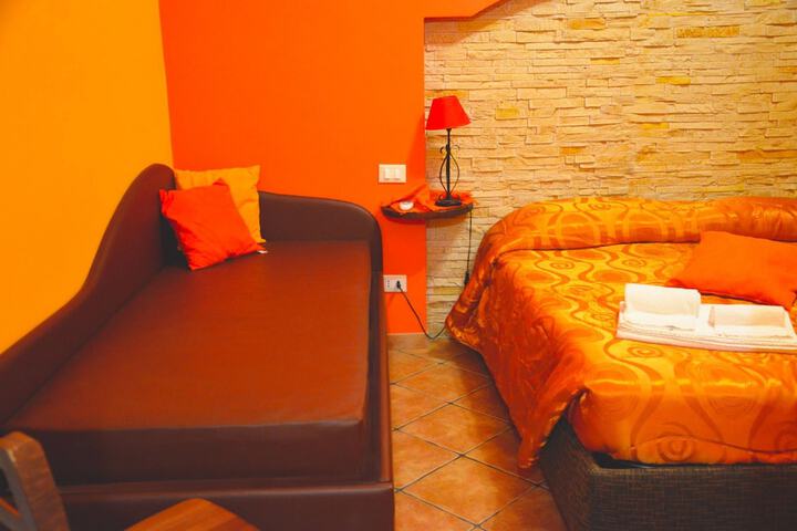 Room 5 of 74