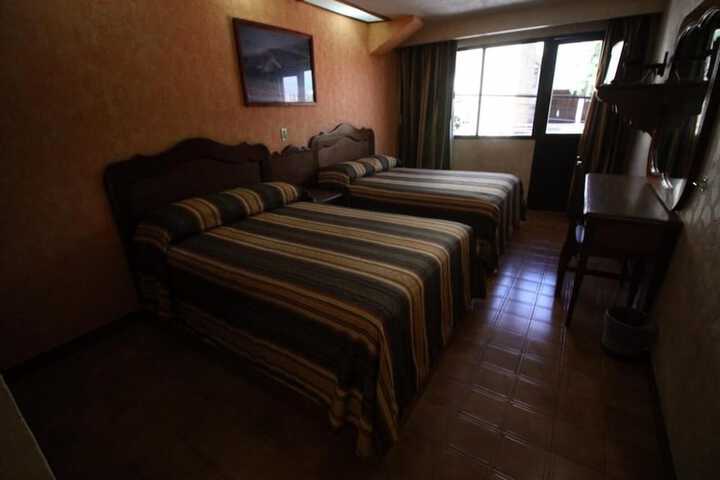 Room 15 of 44