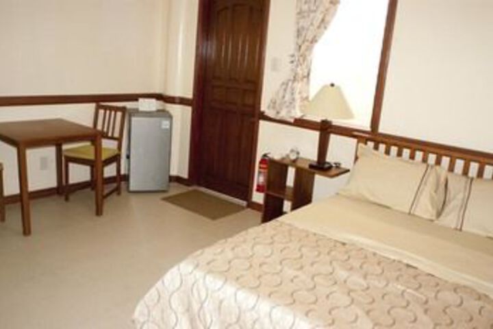 Room 9 of 25