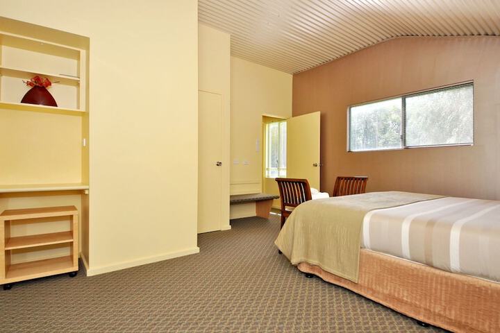Room 13 of 61