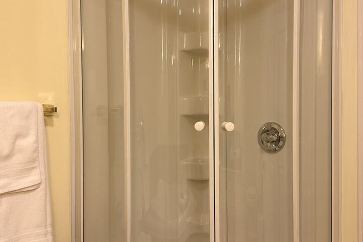 Room 52 of 91