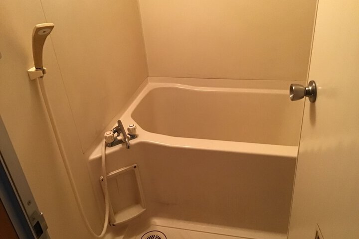 Room 11 of 40