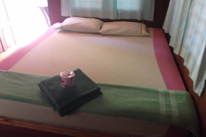 Room 9 of 31