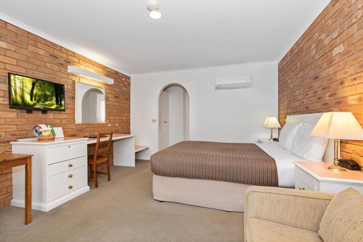 Room 15 of 29