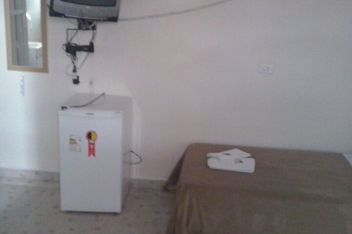 Room 5 of 9