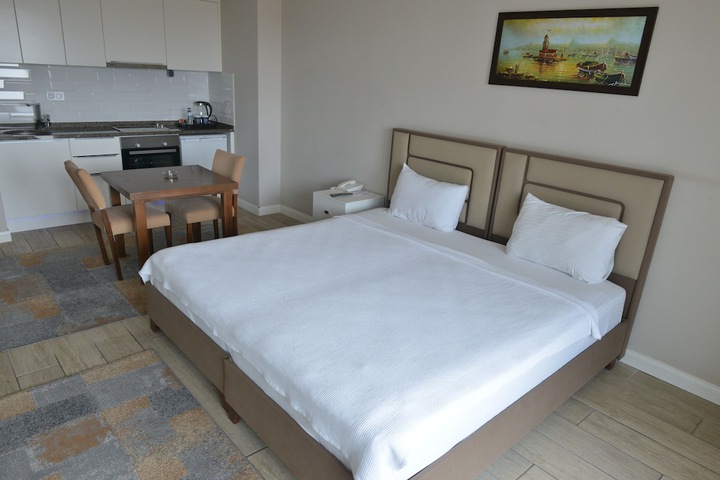 Room 10 of 27