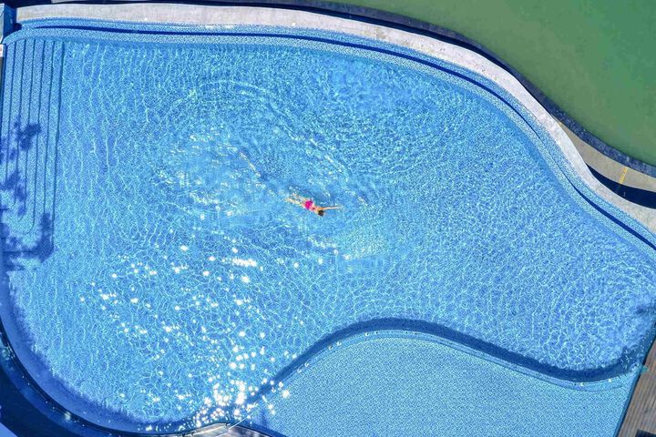 Hotel Pool
