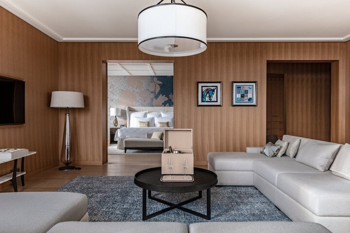 Room 5 of 112