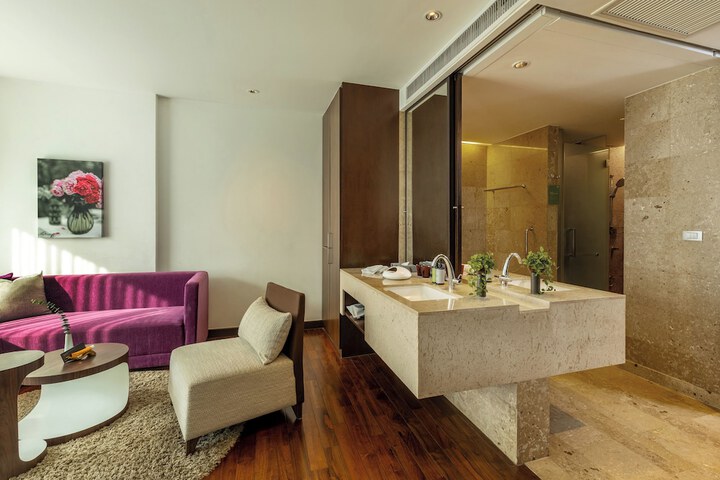 Room 40 of 129
