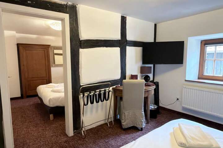 Room 7 of 23