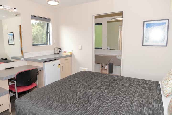 Room 8 of 34