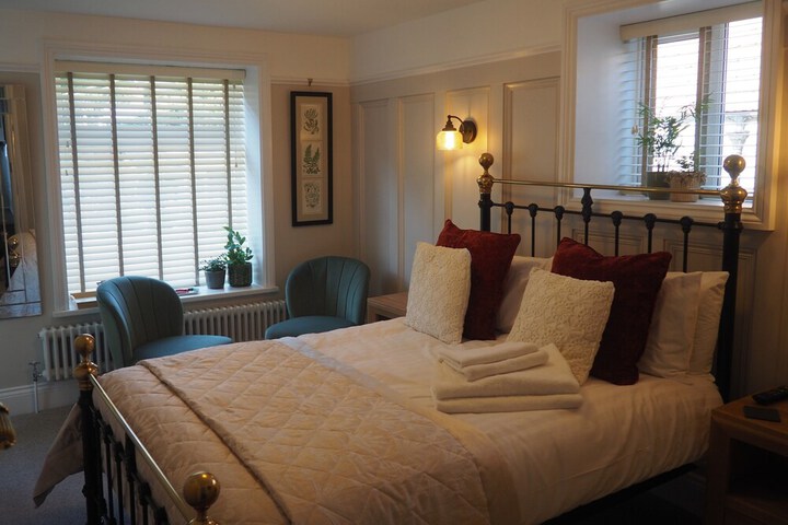 Room 11 of 30