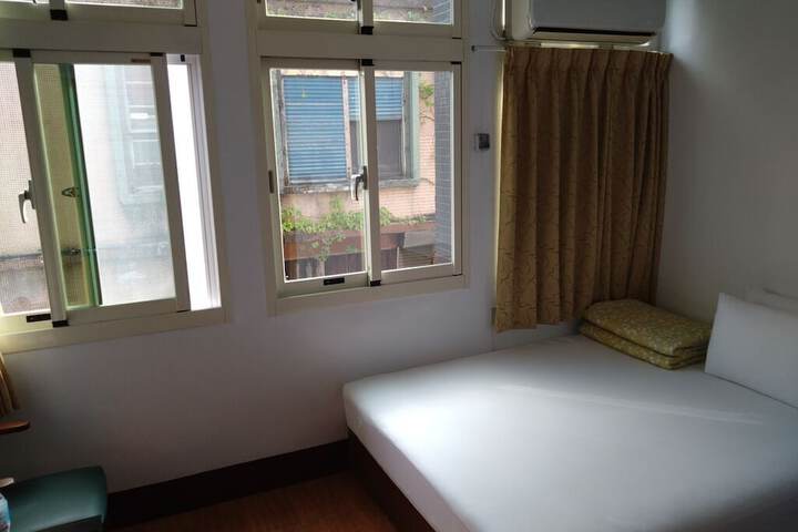 Room 15 of 42