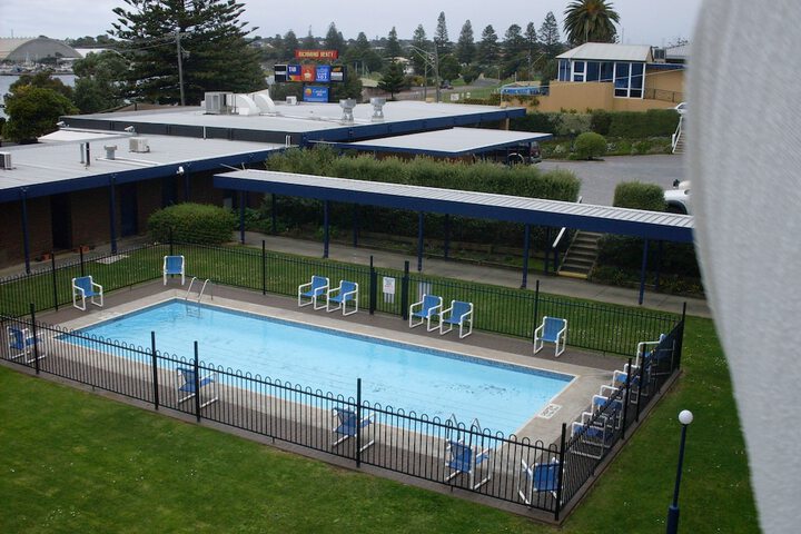 Hotel Pool