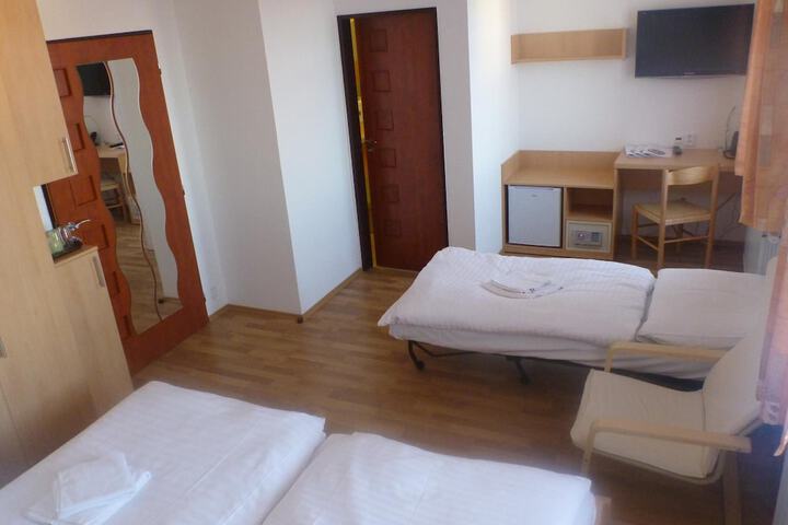 Room 8 of 38