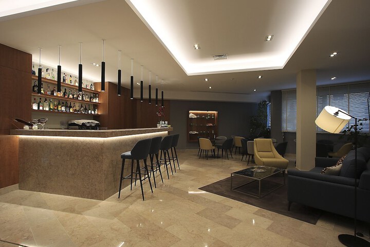 Lounge 60 of 80