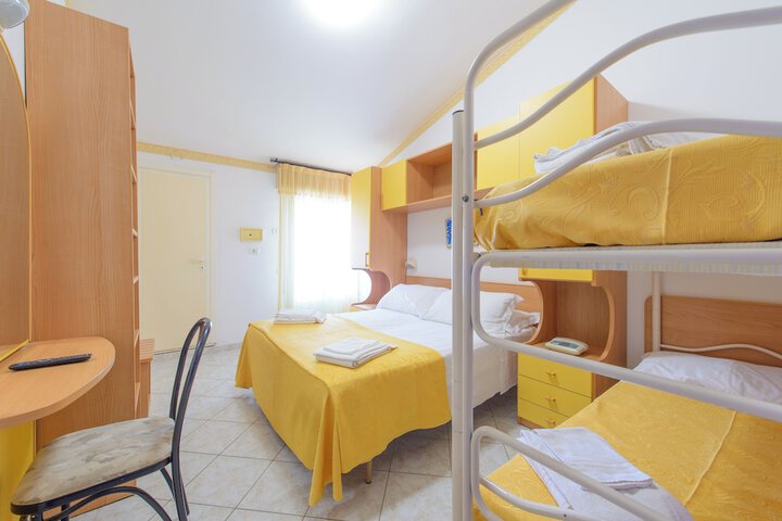 Room 14 of 94