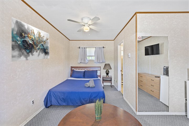 Room 9 of 17