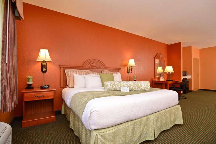 1 Bedroom Suite 2 Queen Beds (1 of 4)