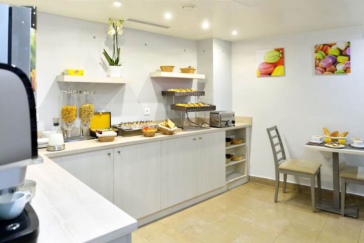 Breakfast area