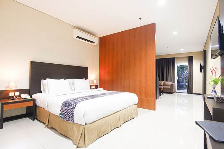 Room 6 of 18