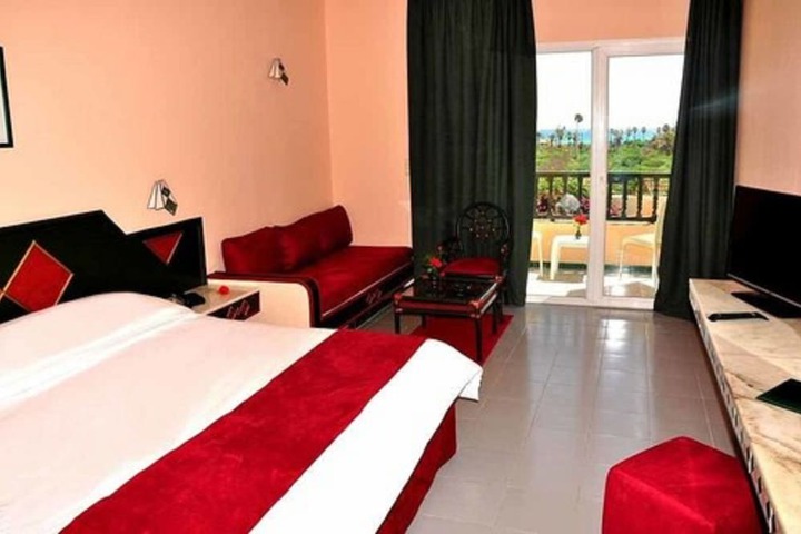Room 6 of 27