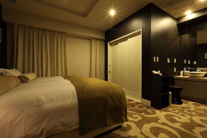 Room 14 of 114