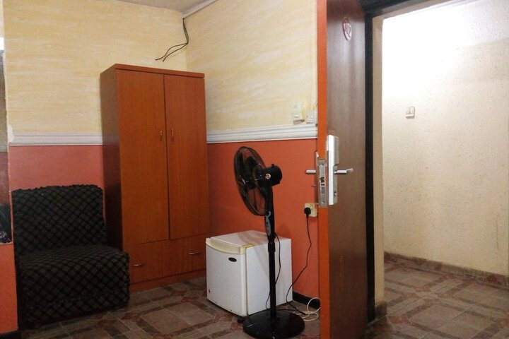 Room 16 of 52