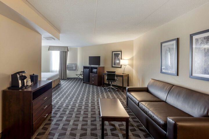 Room 17 of 44