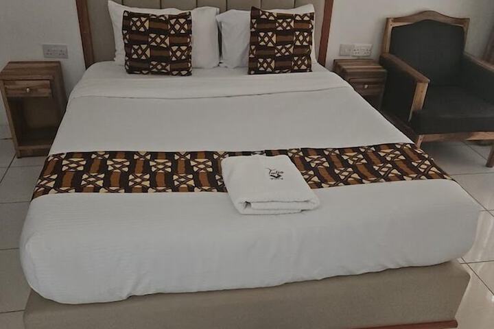 Room 2 of 27