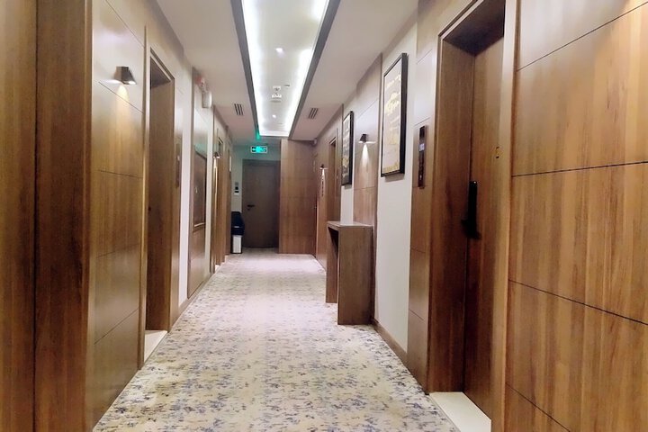 Ballroom/Hall 63 of 78