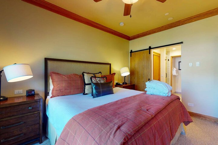 Room 46 of 222