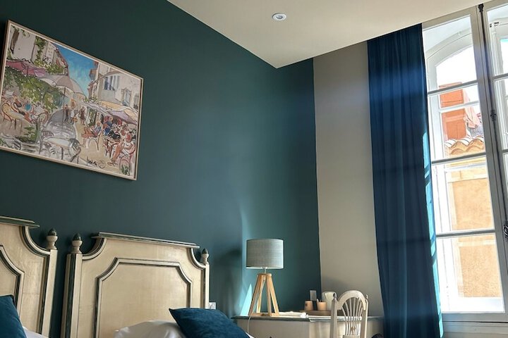 Room 42 of 136