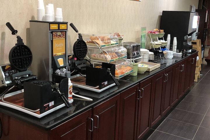 Breakfast/Coffee Service 28 of 35