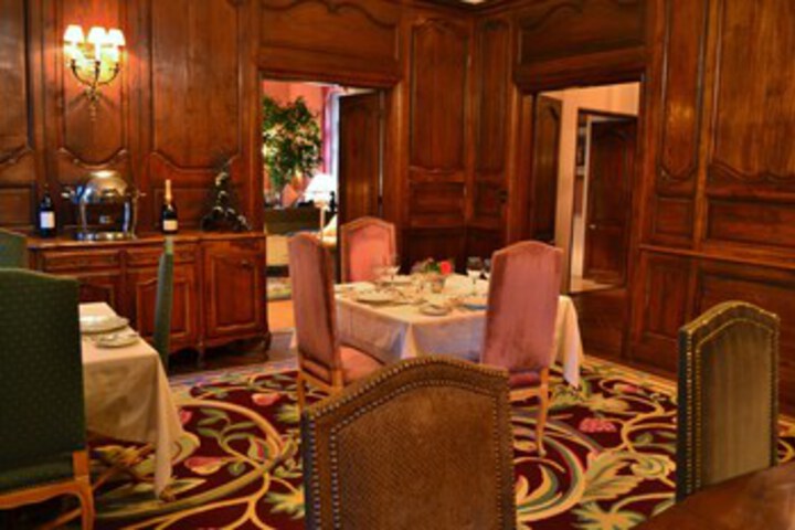 Dining 7 of 46