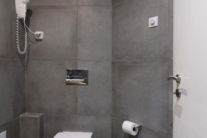 Room 42 of 43