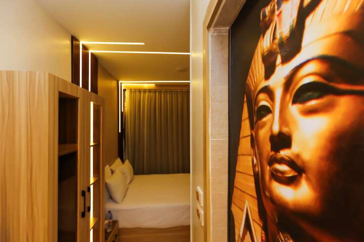 Room 114 of 284