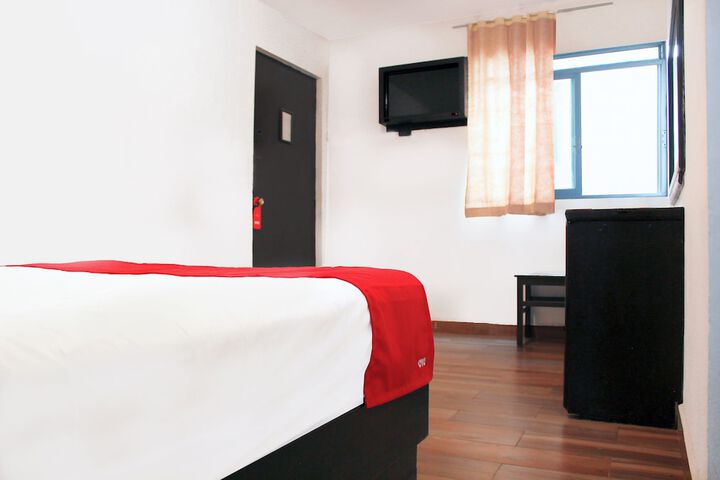 Room 11 of 24